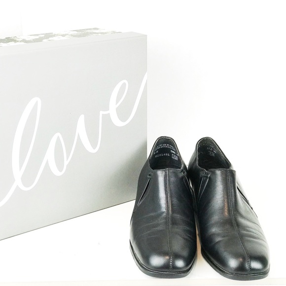 Munro Shoes - ‼️Munro American Black Shock Absorbing Heel